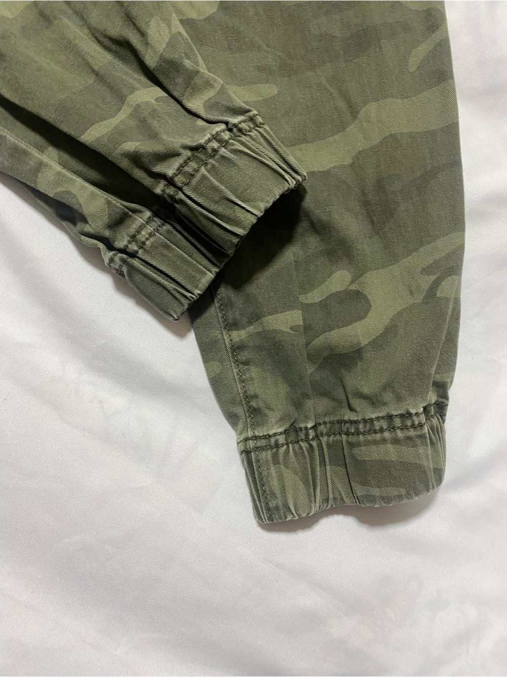 Aeropostale Men's Camo Jogger pants - Olive Green - Picture 6 of 13